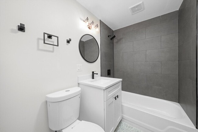 Bathroom - 3324 W Warner Ave