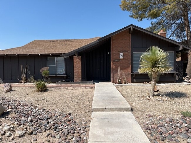 Building Photo - 2722 Kline Cir