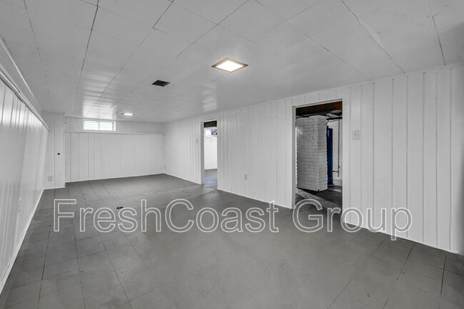 Building Photo - 12931 Fruitside Rd