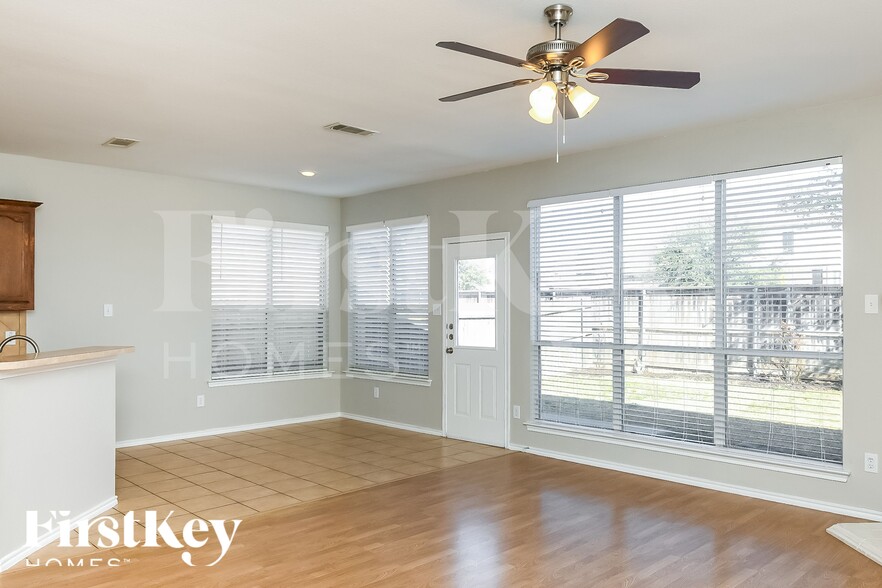 Building Photo - 6321 Melanie Dr