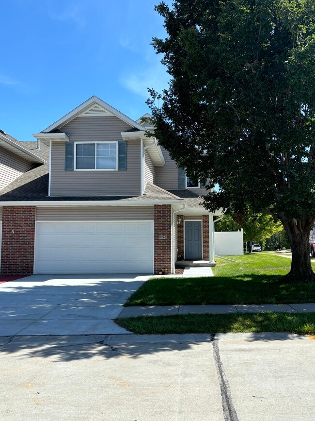 Building Photo - 8248 S 85th St