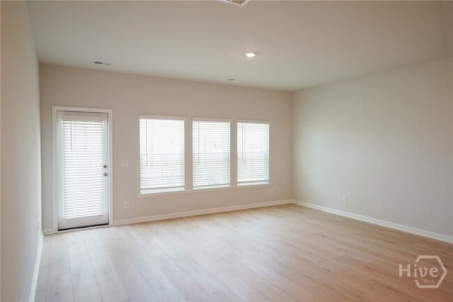 Building Photo - 111 Saltgrass Ln