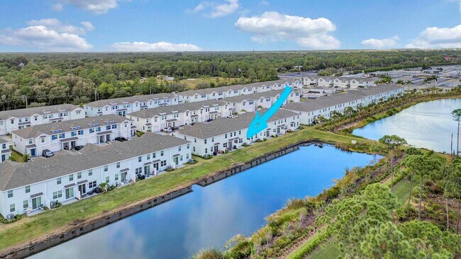 Building Photo - 5748 SE Edgewater Cir