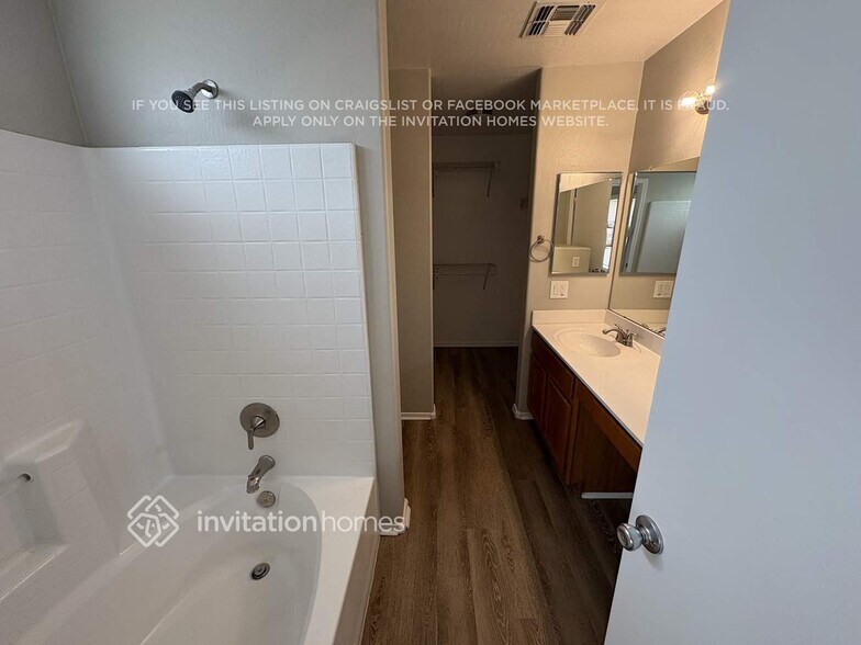 Building Photo - 14113 N 126th Ave