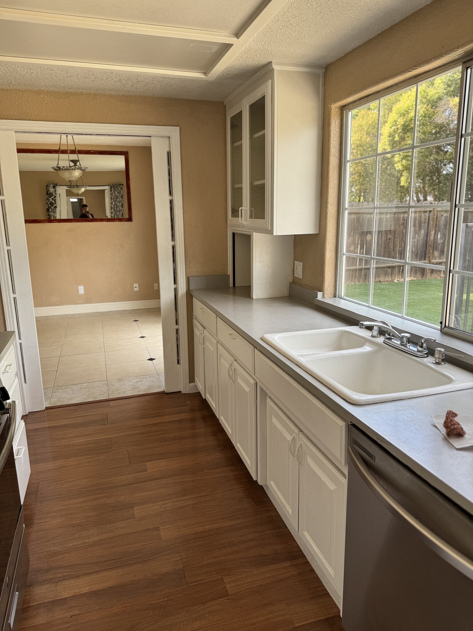 Building Photo - 5116 Rabeneck Way
