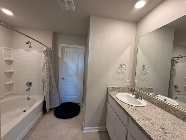 Building Photo - 127 Emerald Star Ln