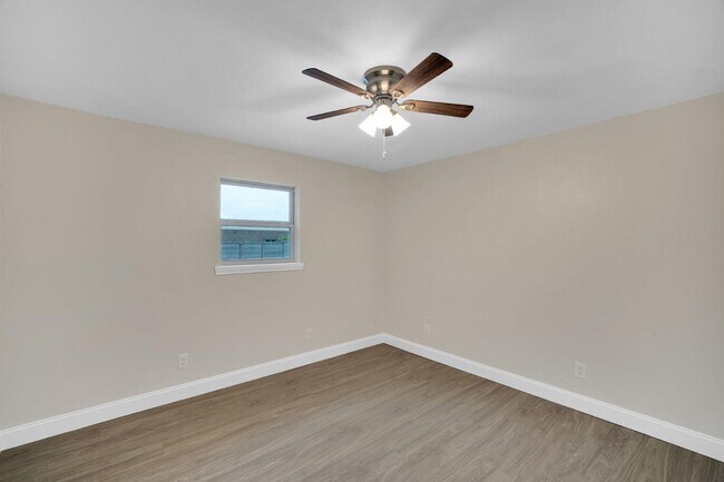 Building Photo - 709 George Hopper Rd