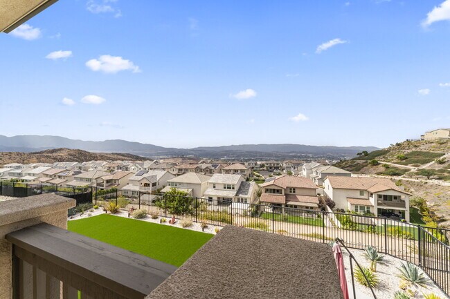 Building Photo - "Spacious Santa Clarita Sanctuary: 4-Bedro...