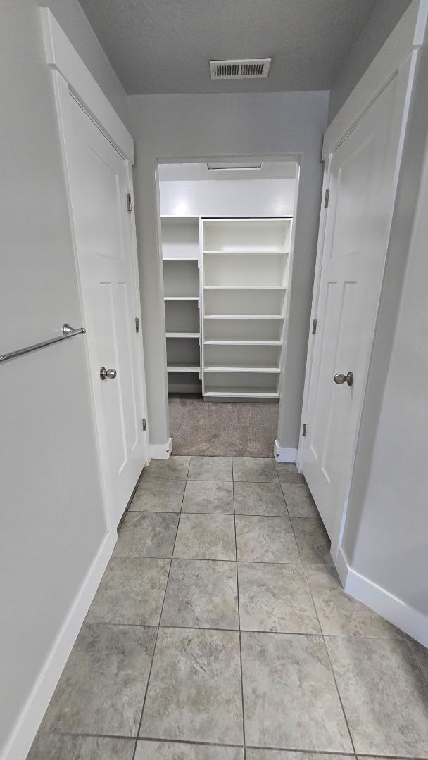 Building Photo - 4933 W Pillar Dr