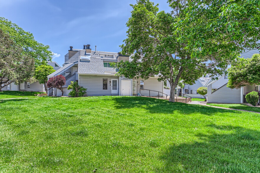 Building Photo - 17050 E Ford Dr