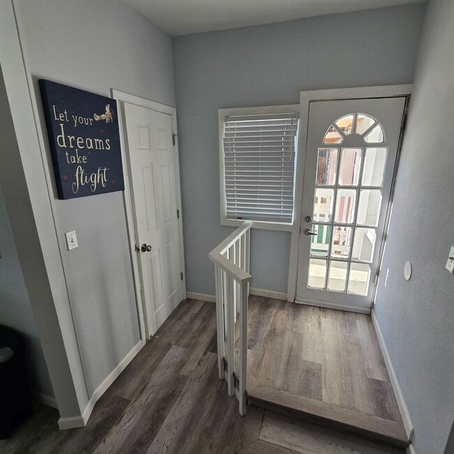 Building Photo - 1304 Worden Ave