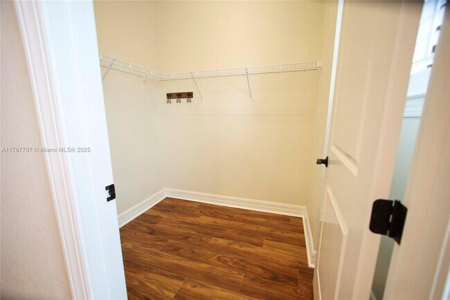 Building Photo - 4587 San Fratello Cir