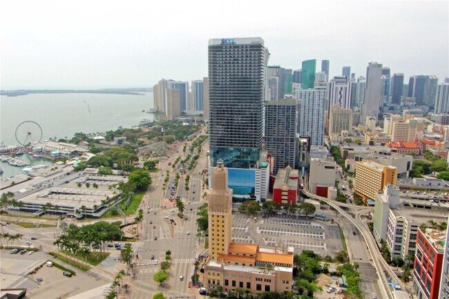 Building Photo - 888 Biscayne Blvd