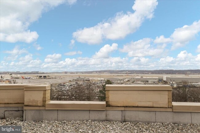 Building Photo - 3600 S Glebe Rd