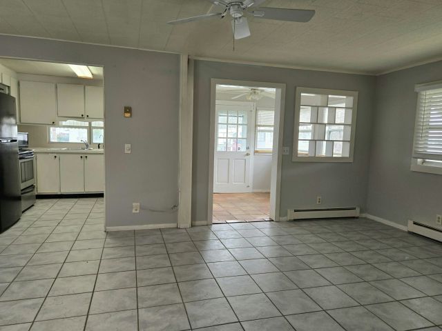 Building Photo - 111 48th Ave Terrace W