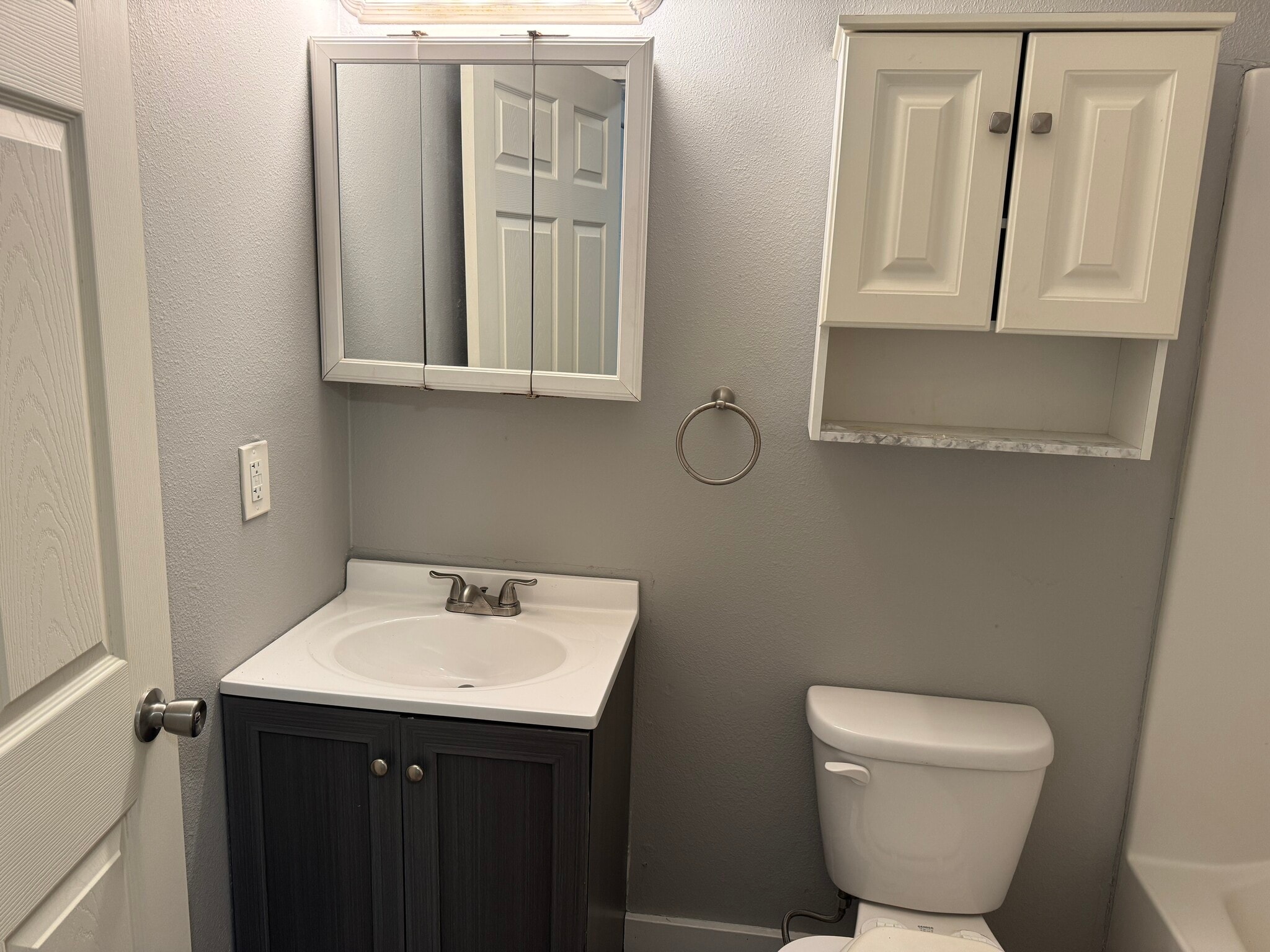 Building Photo - 1208 W 5th St