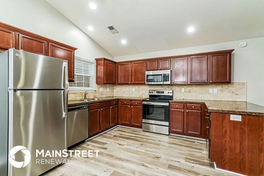 Building Photo - 9216 River Trail Dr
