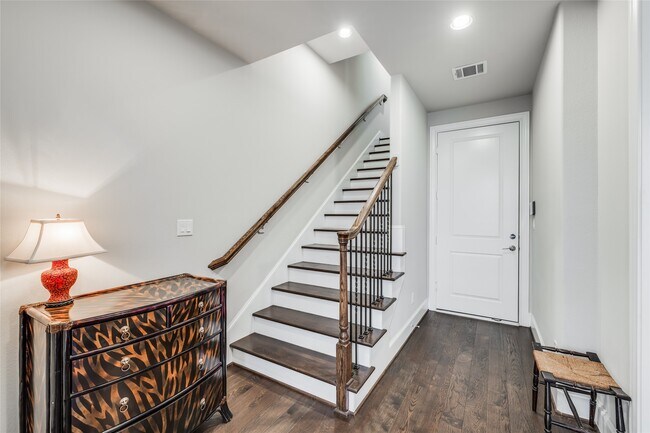 Building Photo - 6056 Kansas St