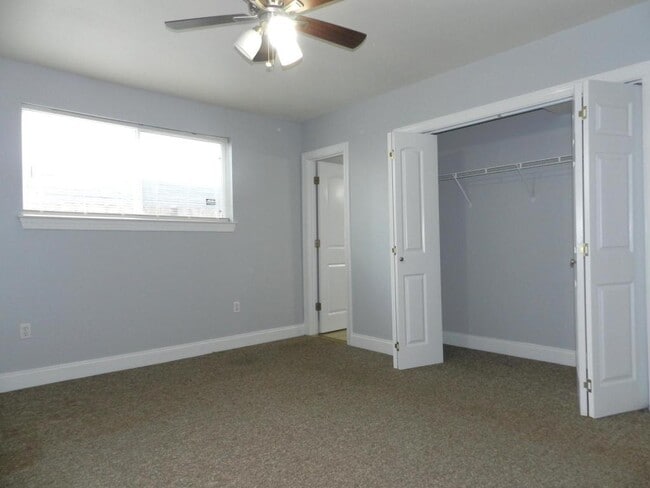 Building Photo - 6602 Bellaire Dr