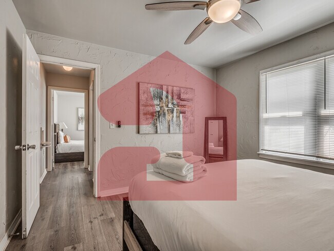 Building Photo - 2926 NW 72nd St