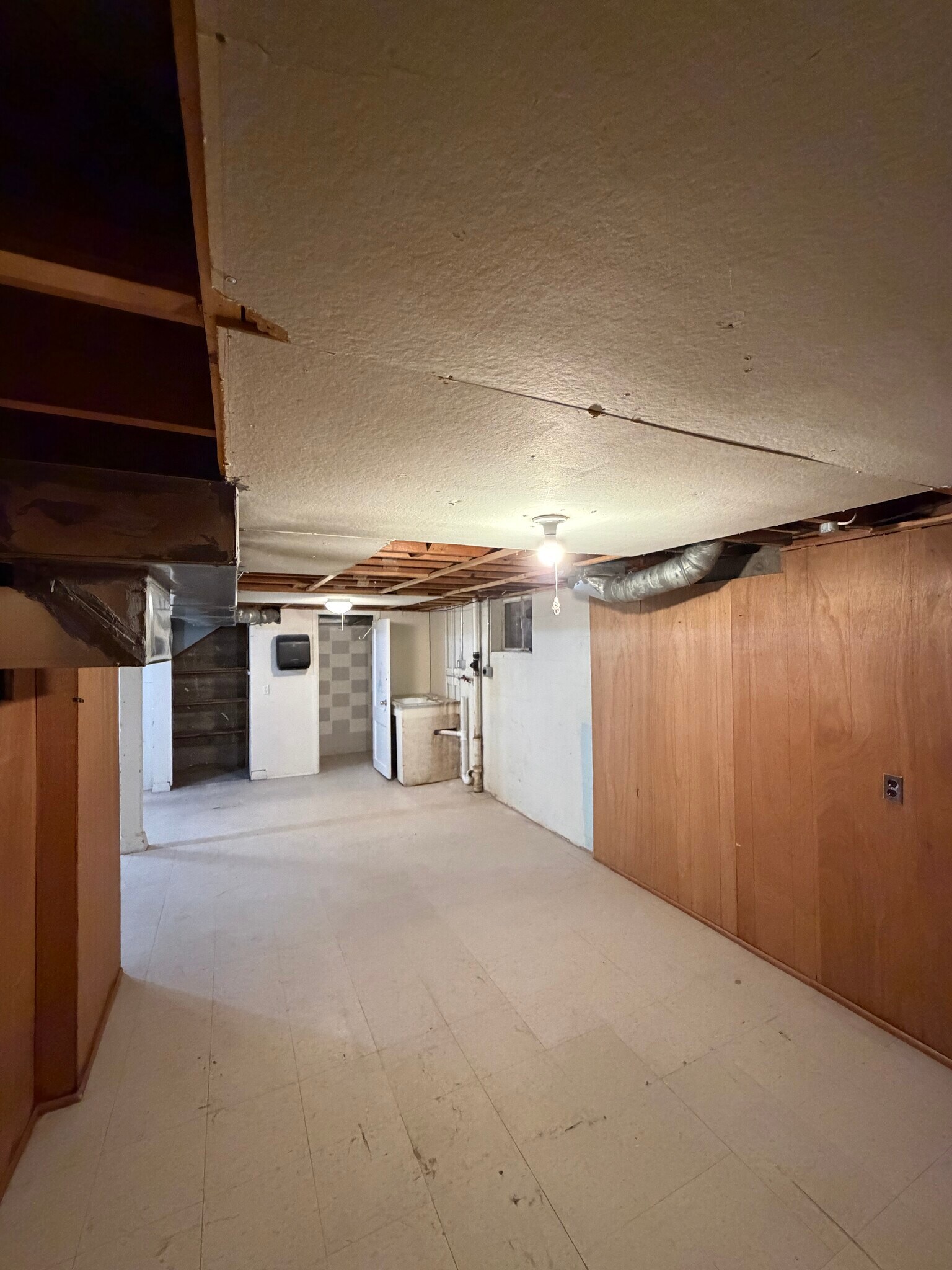 Building Photo - 1025 Estes St