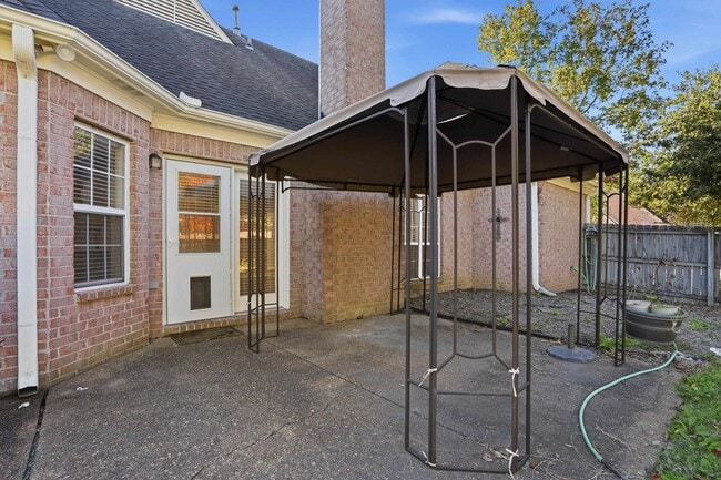 Building Photo - 8570 May Orchard Ln