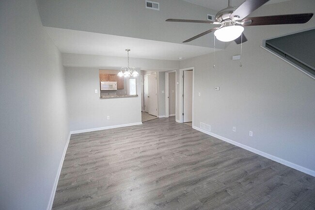 Building Photo - 1405 Greensboro Dr