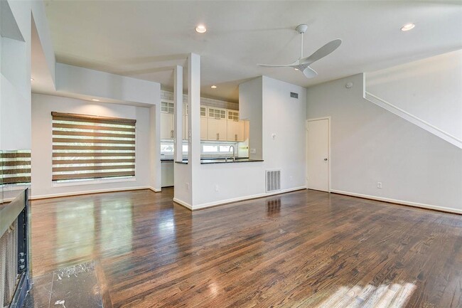 Building Photo - 704 Wendel St