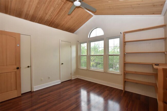 Building Photo - 11404 Walnut Ridge Dr
