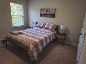 Building Photo - 214 Hamlet Pl