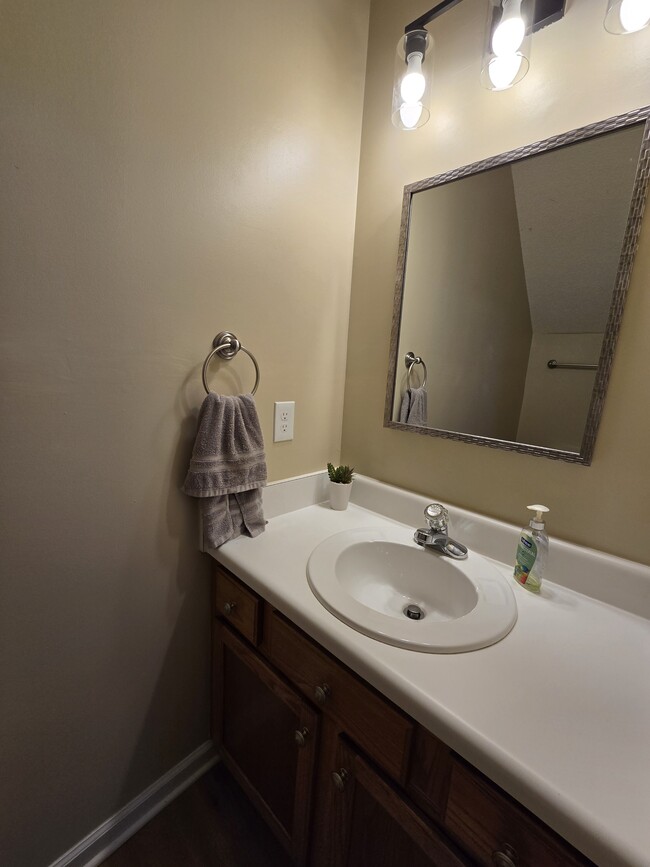 Building Photo - 1500 Oakland Hills Way