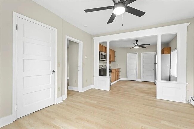 Building Photo - 715 Elm St