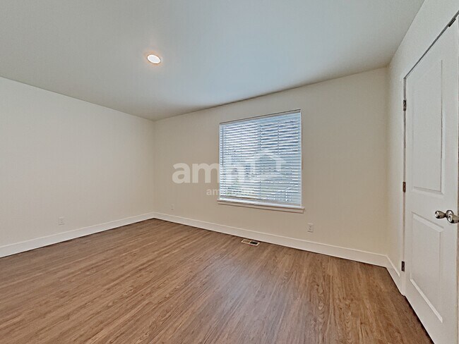 Building Photo - 2108 104th Dr SE