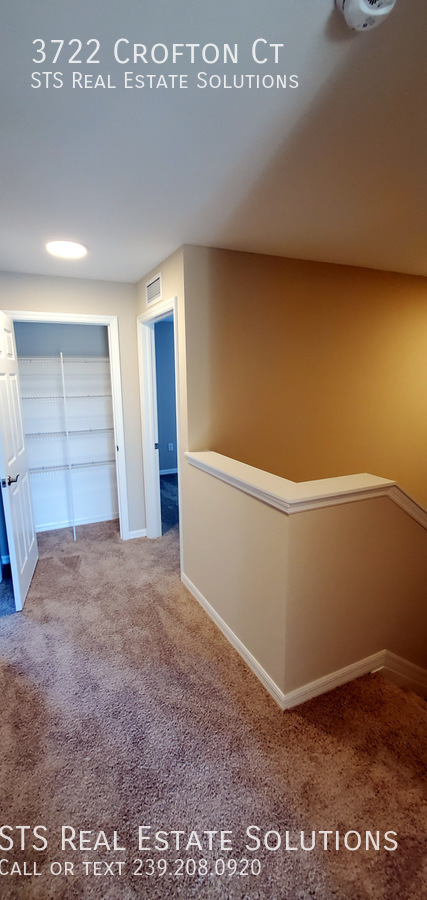 Building Photo - 4 Bedroom, 3 Full Bathrooms Townhouse in C...