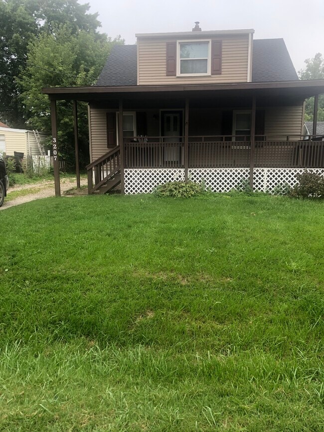 Building Photo - 3207 Alpena St