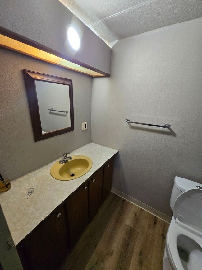 Building Photo - 2 Bed 2 Bath Home For Rent in Middletown, MO!