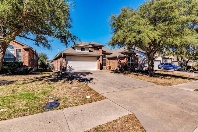 Building Photo - 10936 Quarry Oaks Trail