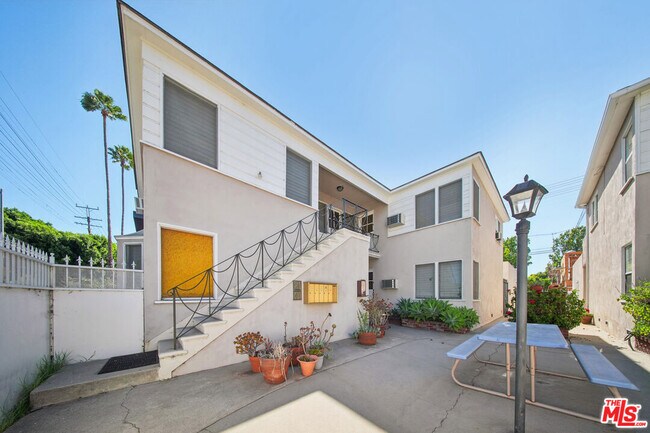 Building Photo - 4951 Cahuenga Blvd