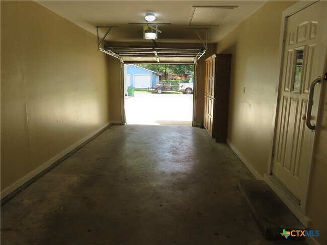 Building Photo - 969 Kunkel St