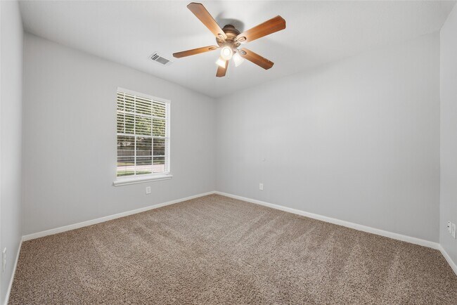 Building Photo - 1607 Sandy Park Dr