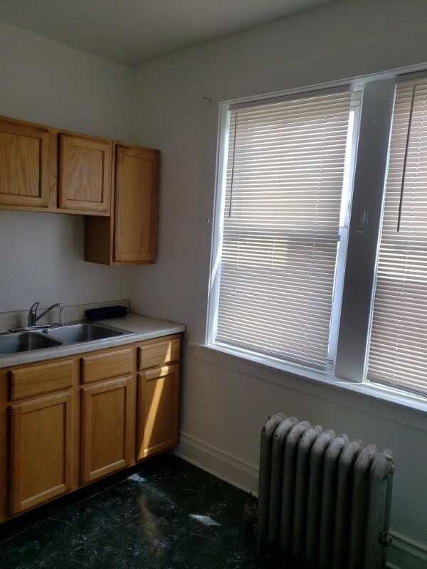 Building Photo - 8936 S Ashland Ave