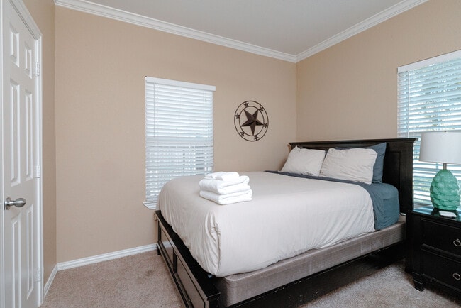 Building Photo - 3014 Falls Dr