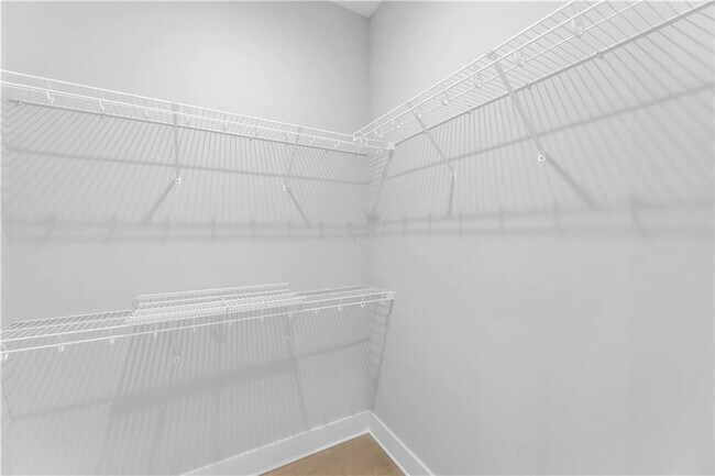 Building Photo - 2035 Parkside Ln