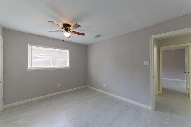 Building Photo - 3605 Barberry Dr