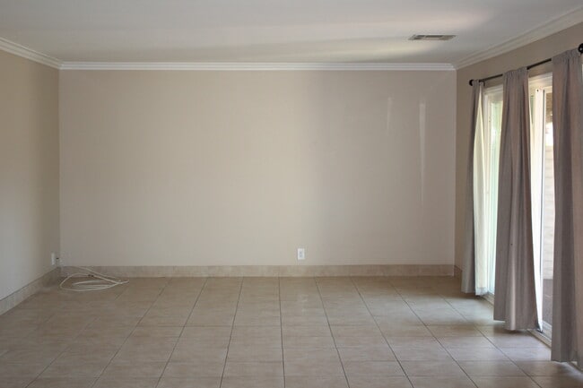 Living Room - 1032 San Marino Dr