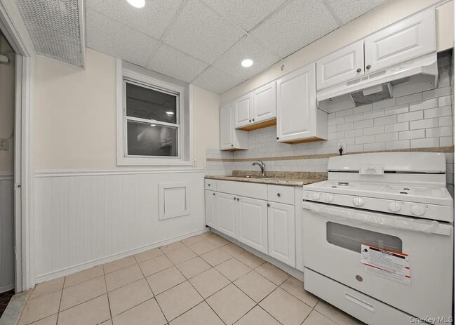 Building Photo - 59-42 164th St