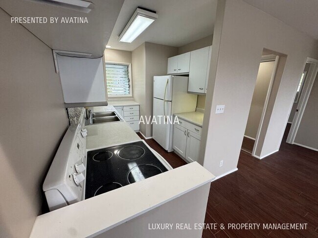 Building Photo - 1266 Manulani St