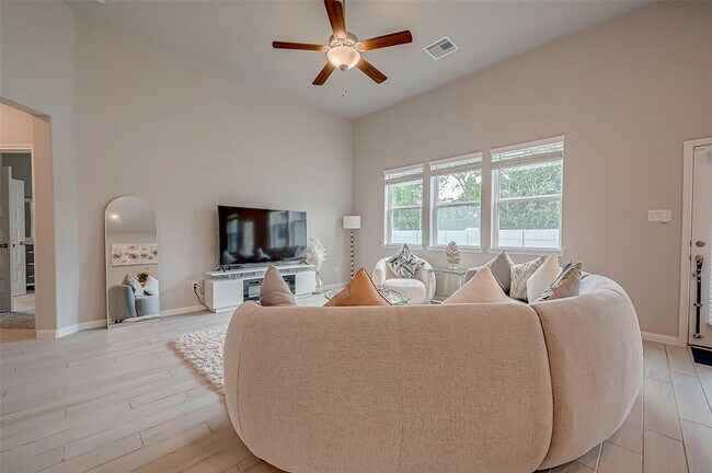 Building Photo - 1207 Dry Cork Cir