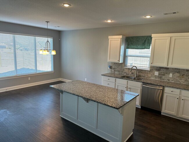 Building Photo - Available Now! Modern 3-Bedroom, 2-Bathroom Home in Legendary Subdivision near Shaw Elementary