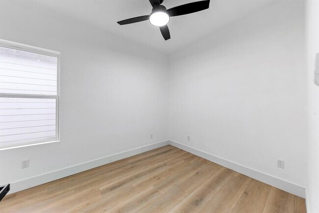 Building Photo - 2803 Nettleton St